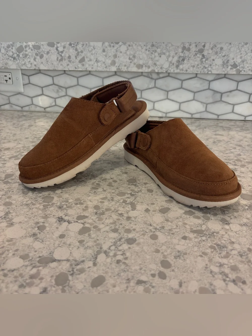 UGG KIDS GOLDENSTAR CLOG, SIZE 3